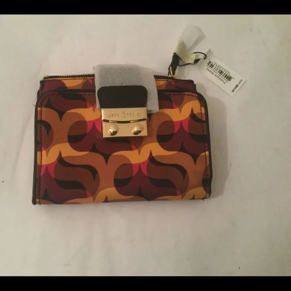New Vera Bradley Pushlock Wallet multicolor